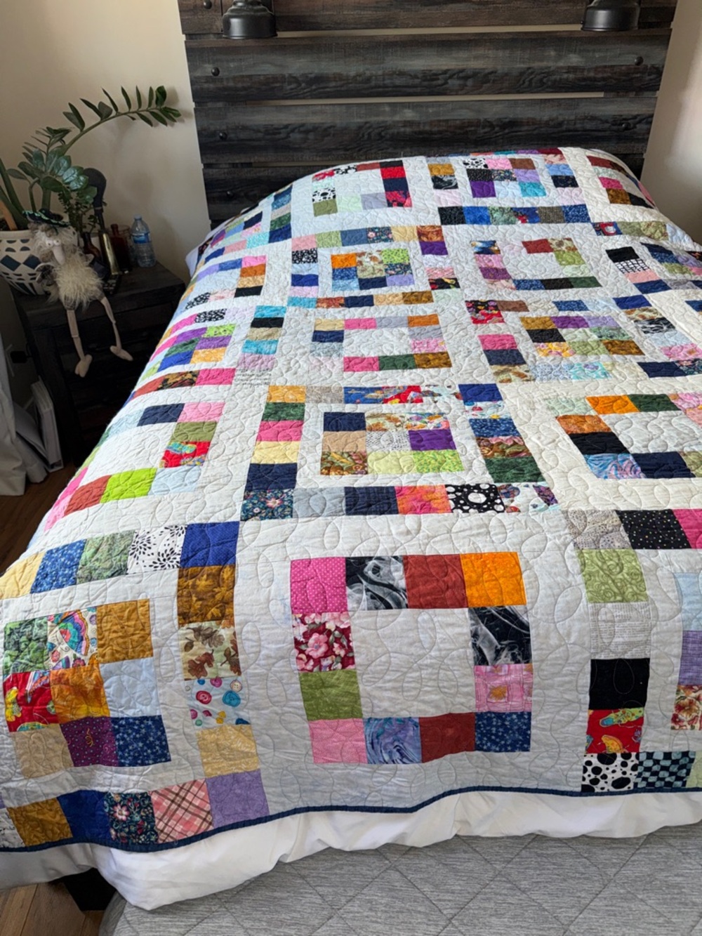 Modern Potato Chip Quit block scrappy "rings" of light-dark fabrics 70.5x86.5